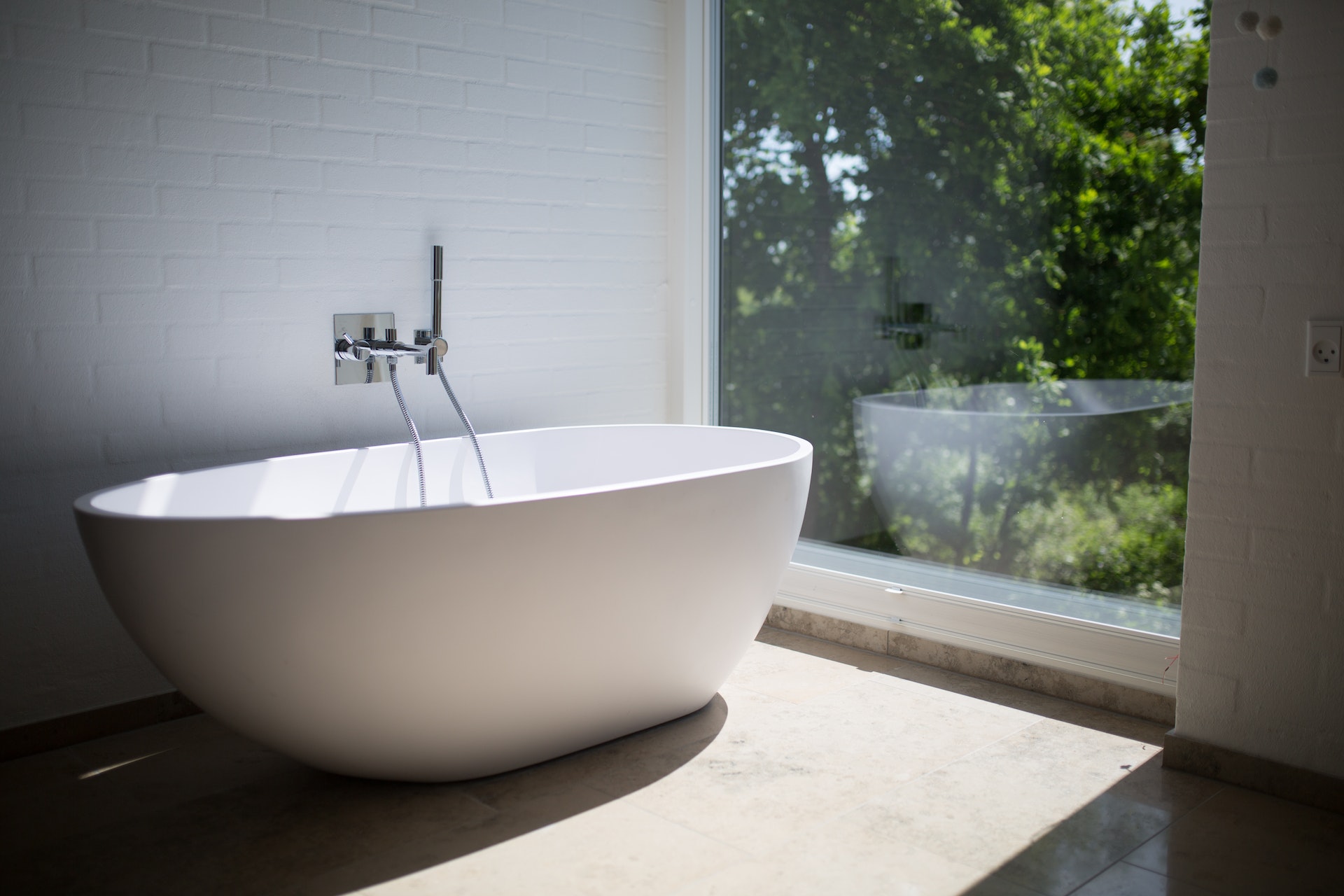 3 Crucial Tips for Finding a Vanity That Works for Your Bathroom