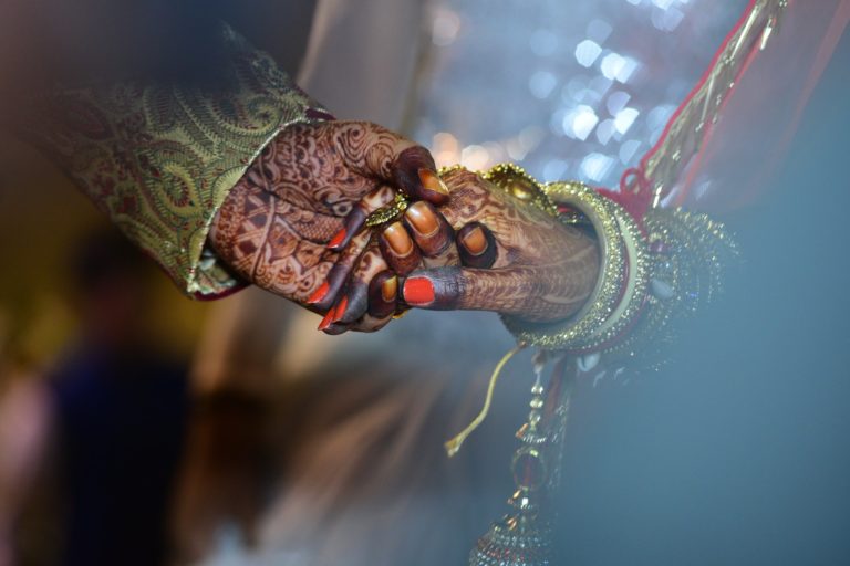 8 Fashion Mistakes to Avoid When Going to a Winter Wedding